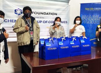SUN LIFE GREPA AND A.Y. FOUNDATION DONATE TABLETS TO SCHOOLS IN GENERAL TRIAS