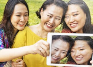 7 Hilarious Nanay Lines Pinoys Can Relate To
