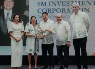 Manila Overseas Press Club fetes SM for contribution to tourism